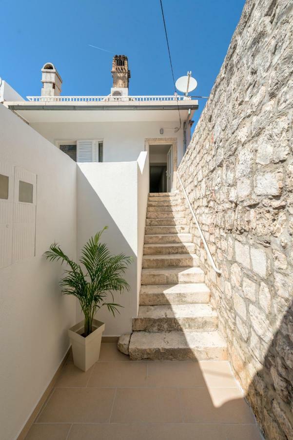 Tudor Apartman Hvar Town